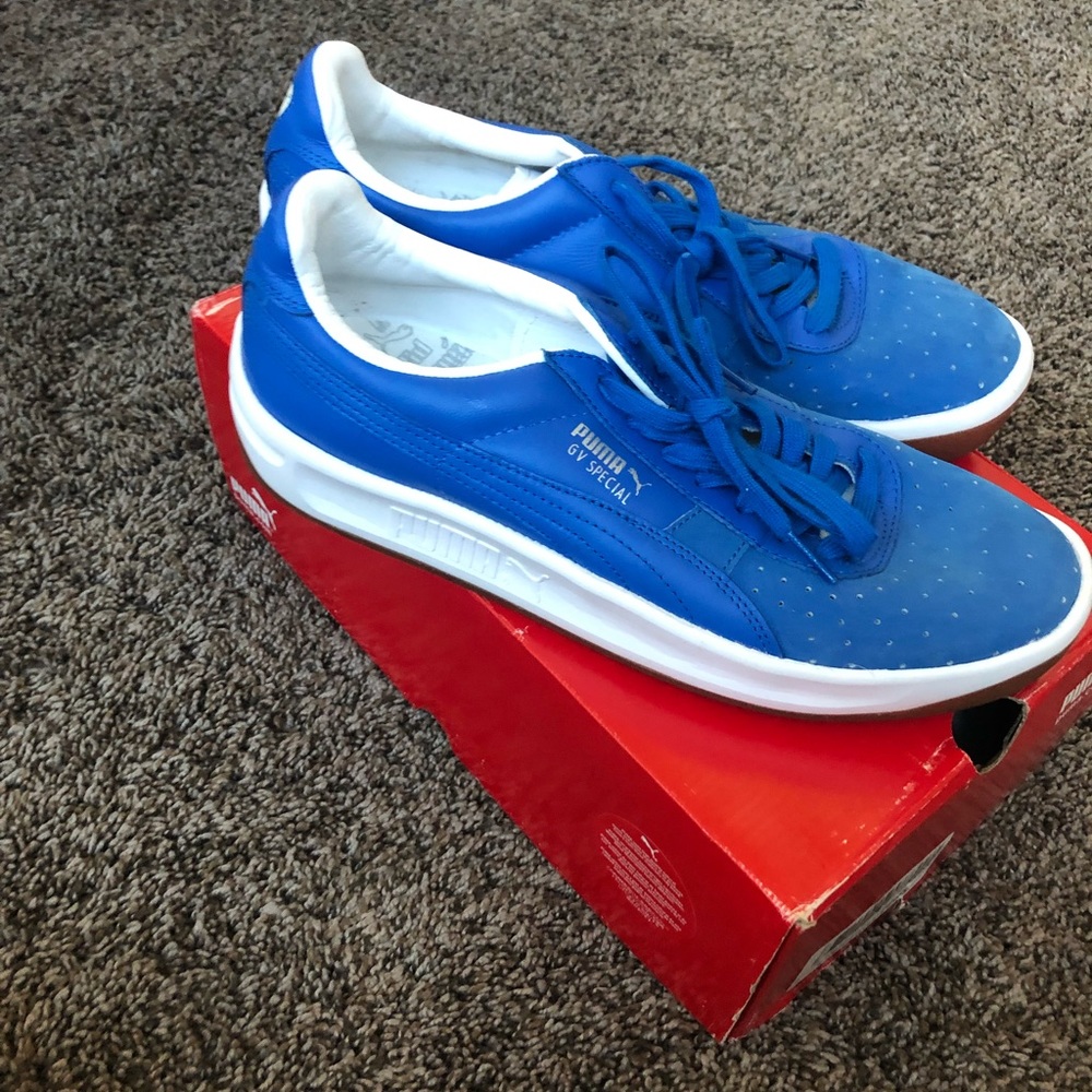 Men’s puma sneakers